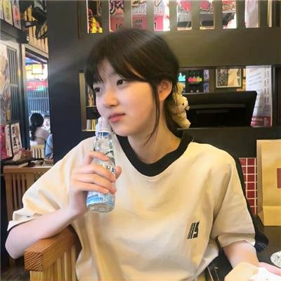 忧郁小女孩